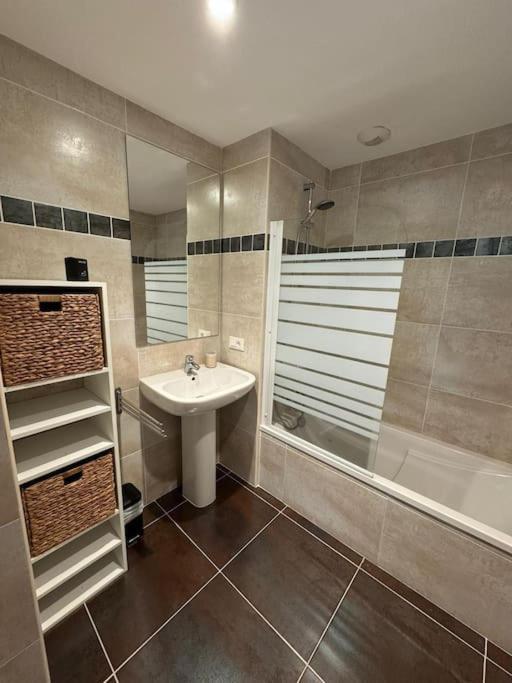 Suberbe Appartement Climatise Avec Terrasse Saint-Raphael  Bagian luar foto